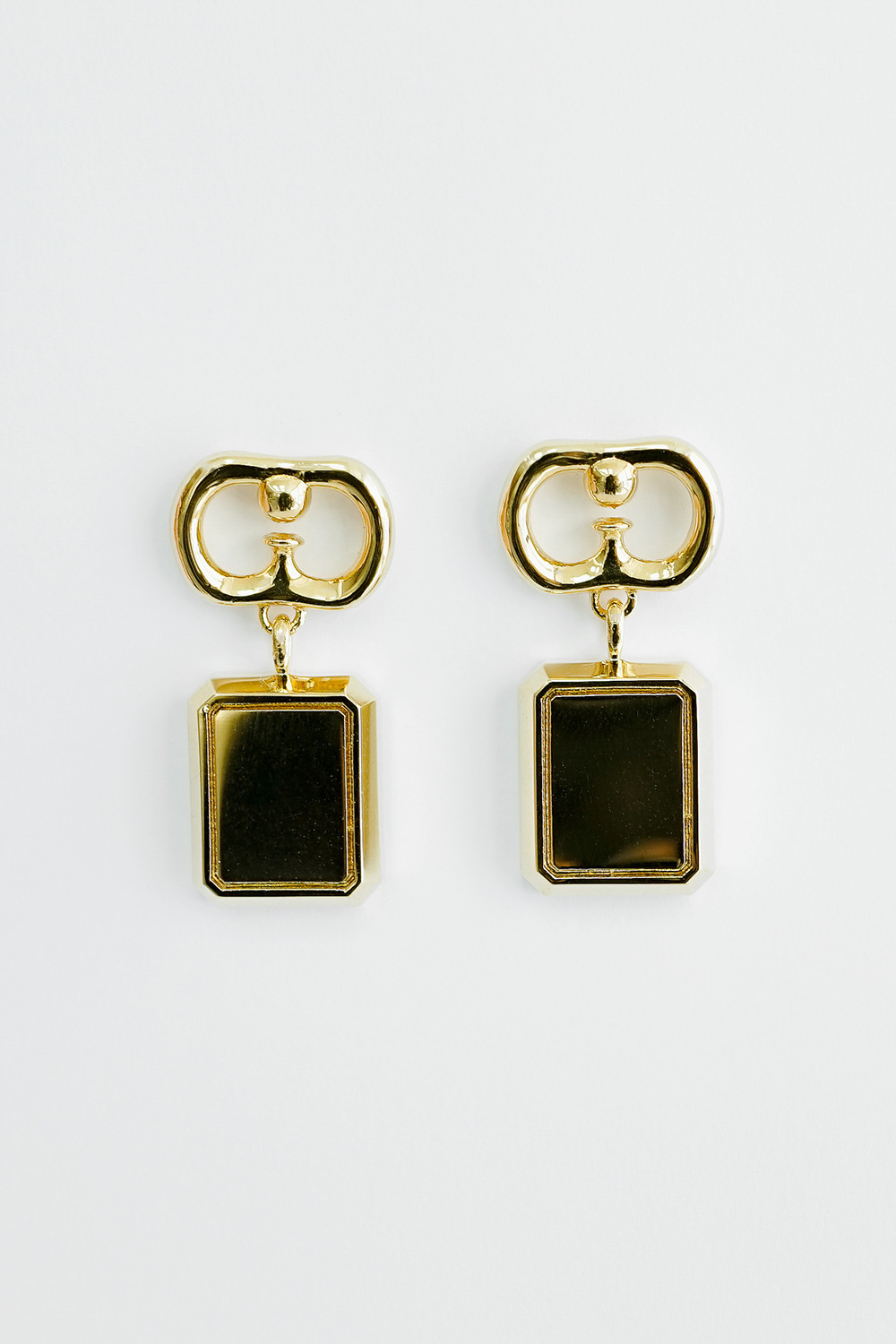 VG_LID SQUARE EARRING1