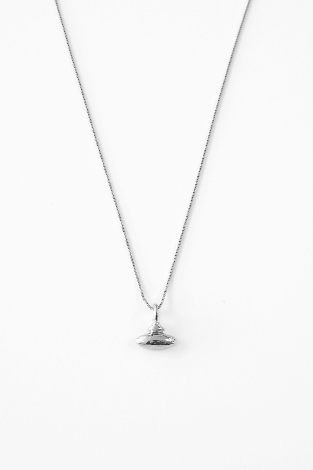 VS_ROUNDED CAP NECKLACE1