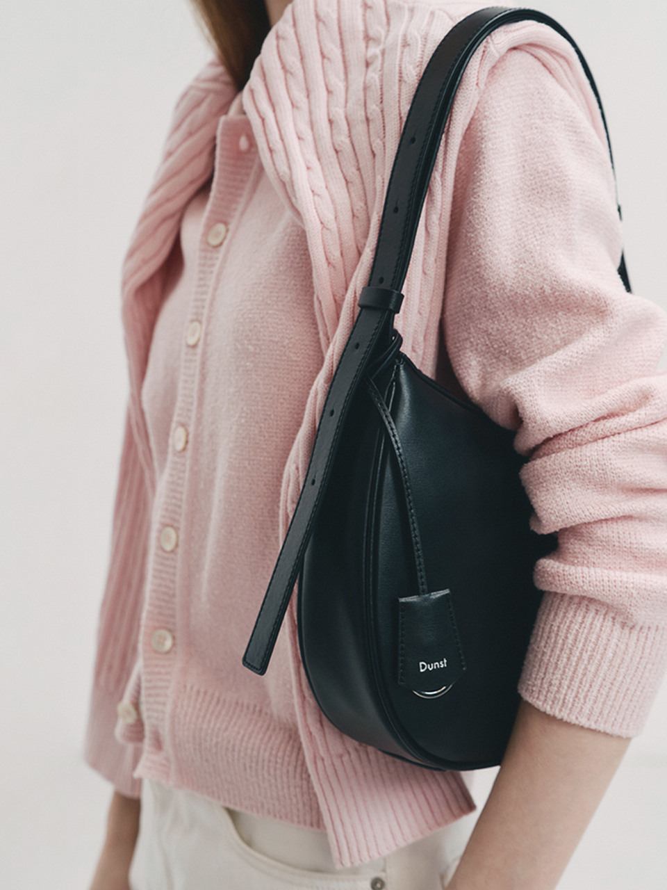 [Dunst] ハーフムーン キーリング バッグ / 韓国ブランド CHARLES & KEITH チェーンハンドル ハーフムーンバッグ （Black