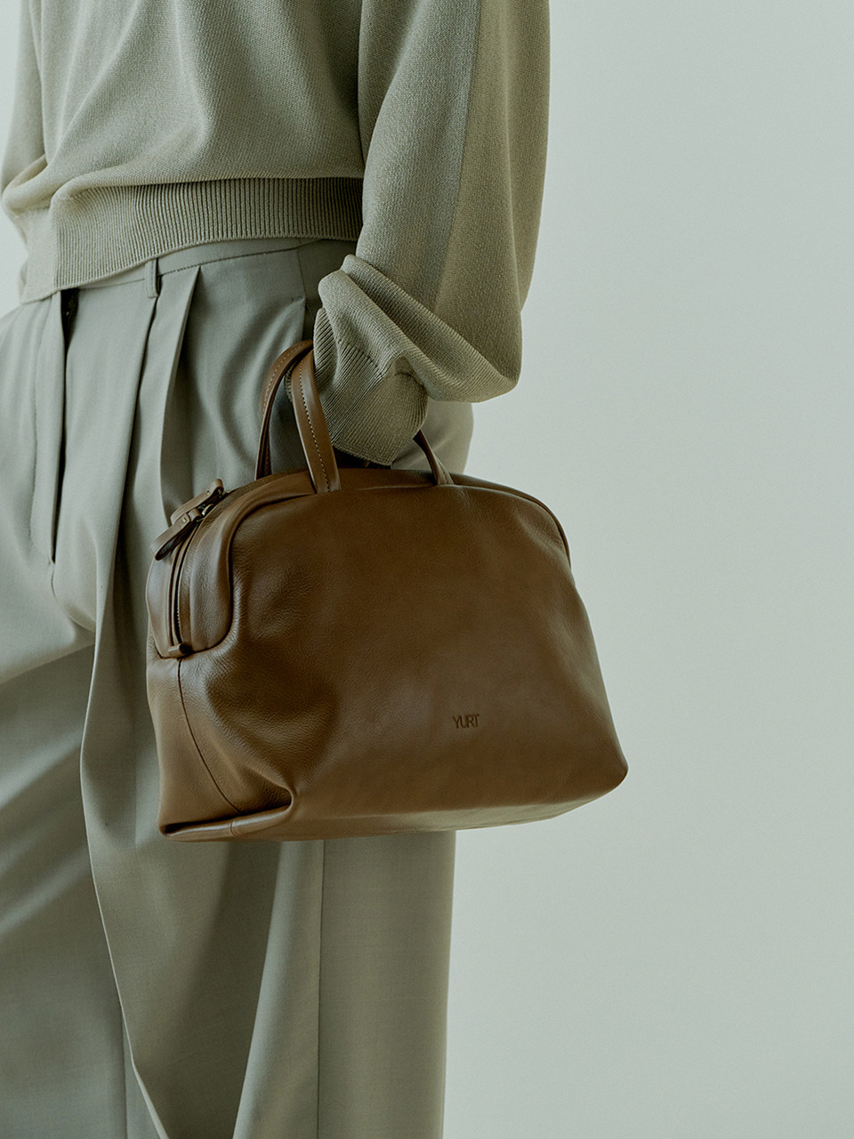 Yurt ユルト plum bag プラムバック　韓国ブランド YURT(ユルト) バッグ・カバン(レディース) - 海外通販のBUYMA