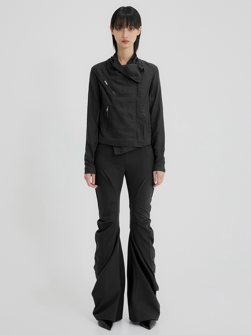 韓国商品/FLARE UP Asymmetrical Drape Pants 한섬 EQL