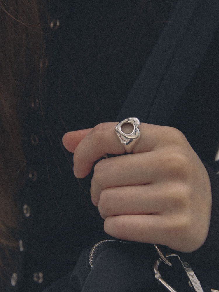 [韓国人気ジュエリー] nff Silver925 Heart Void Ring org.jpg