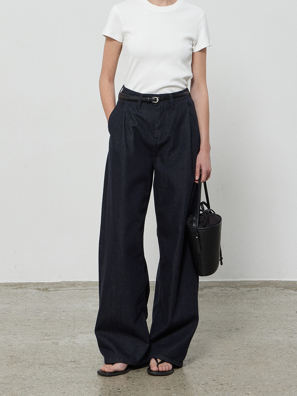 polysooem★韓国★人気★WARM STUDDED WASHED JEANS, BLACK WARM STUDDED WASHED JEANS, BLACK - polysooem