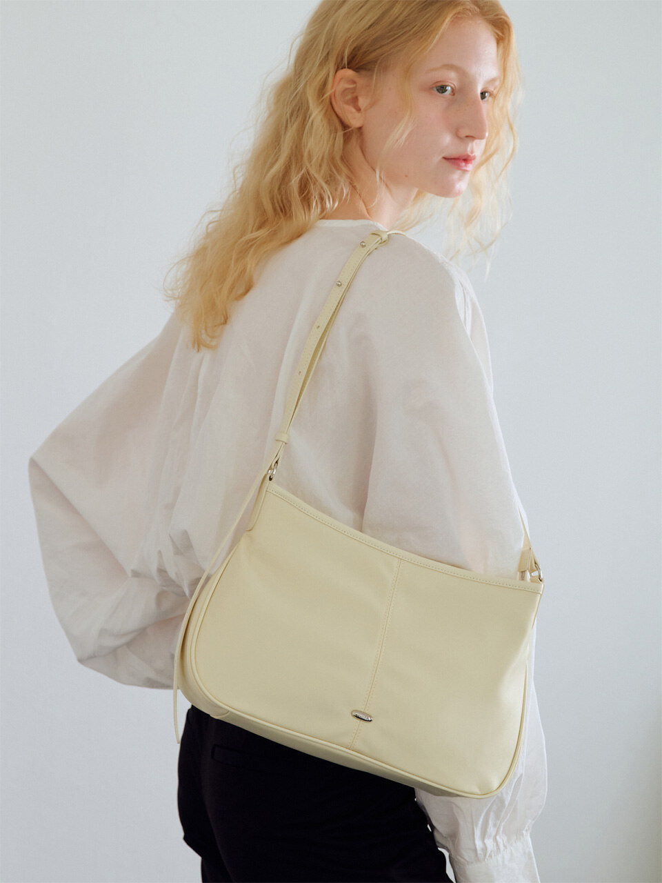 ★OVHEE★ Loe Nylon Shoulder Bag_Black 29850121_58906090_1000.jpg