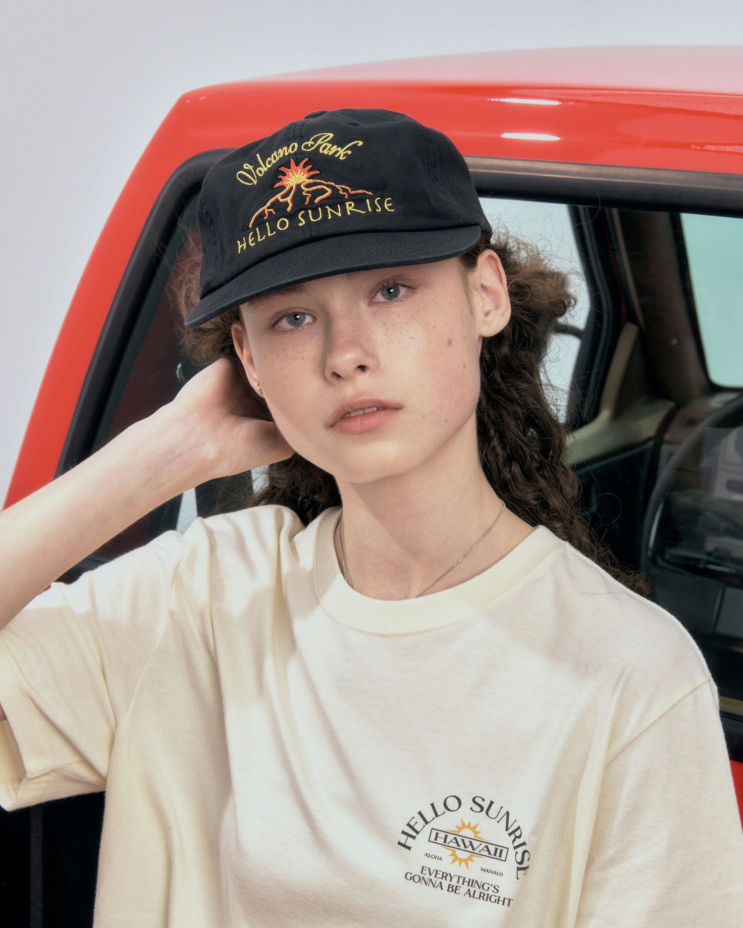 【Hello Sunrise】Volcano Logo Relaxed Fit 6Panel Cap〜韓国発 헬로선라이즈 H 로고 코튼 릴랙스핏 6패널 캡 차콜 | Hello